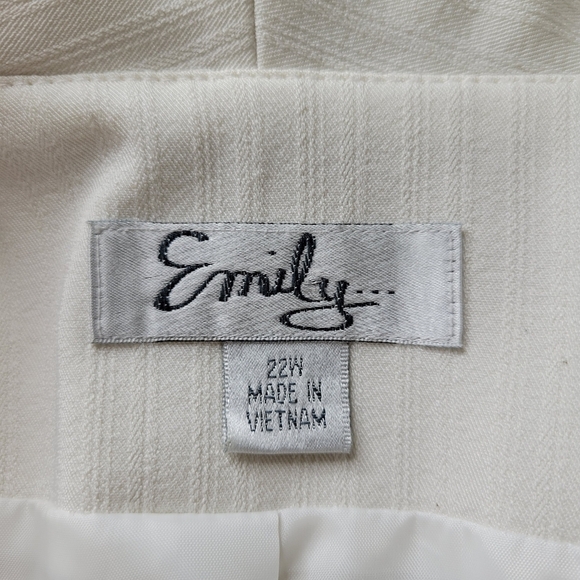 Emily Blazer Plus Size 22W Textured Notch Collar 4 Button Stretch Lined White - Picture 4 of 9